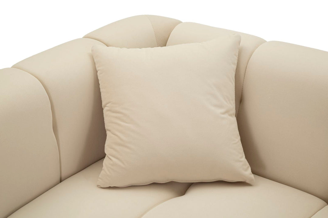 Creme Samt Sofa Mit Kissen Alma 2 Sitzer