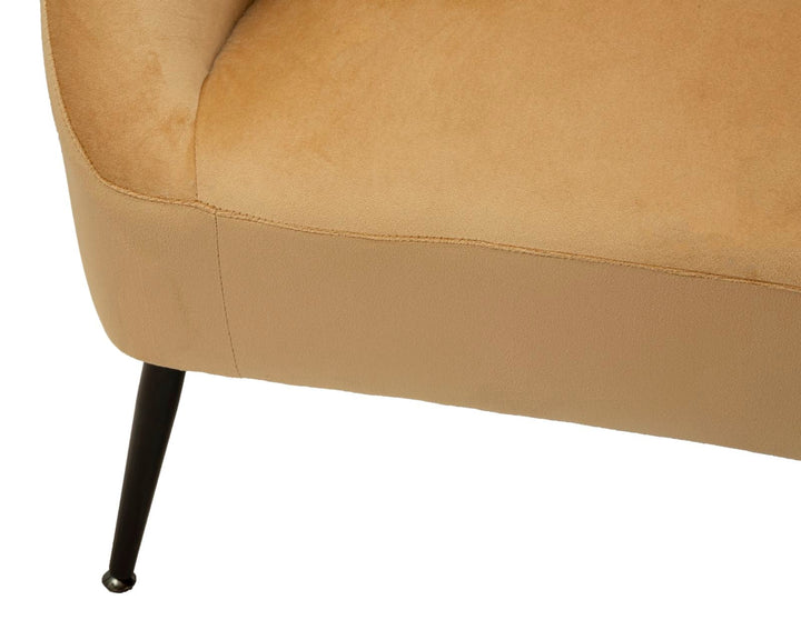 Beige Samt Sofa Mit Kissen Browy 2 Sitzer