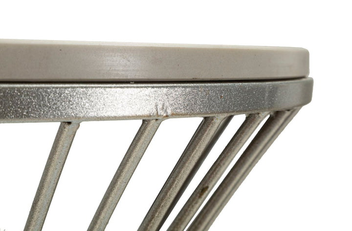 Runder Kunstmarmor Beistelltisch Metallbasis Funnel Akzent