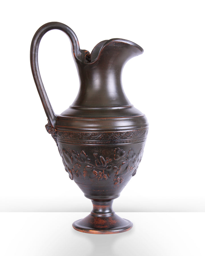 Antiker römischer Terra-Sigillata-Krug mit Wildbeerenmotiv (Schwarz)