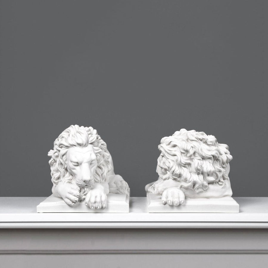 Große Löwen Statuen im Paar