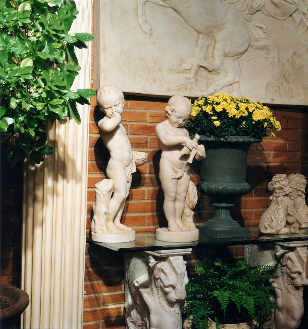 Neoklassisches Kinderpaar Gartenskulptur (Mittel)