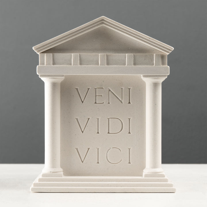 Veni Vidi Vici Buchstütze – Römische Tempelskulptur