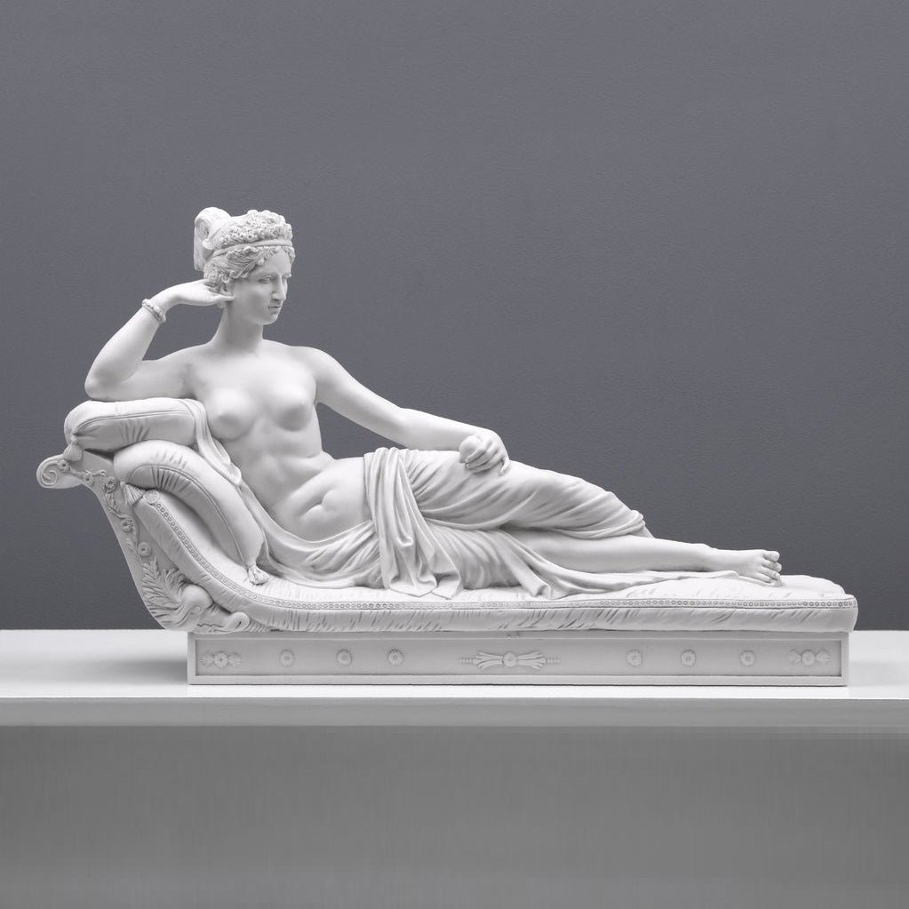 Paulina Borghese als Venus Statue (Klein)