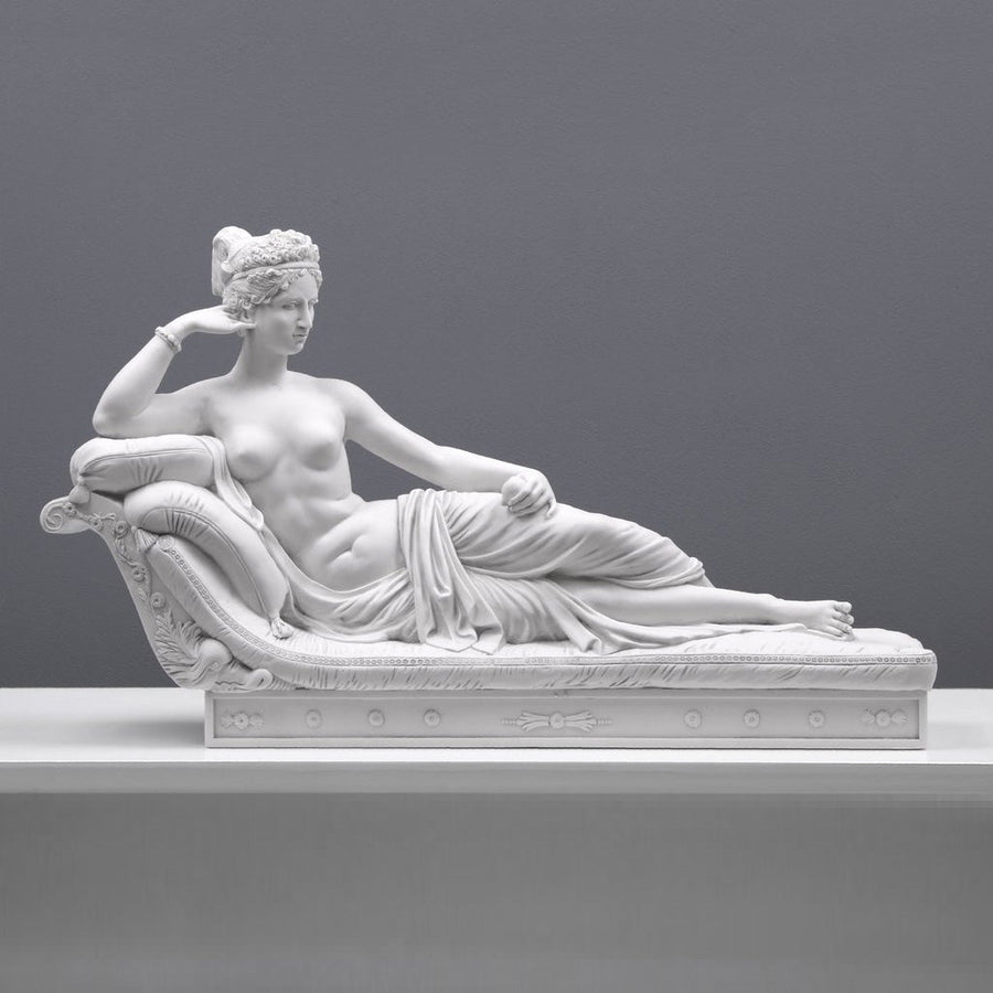 Paulina Borghese als Venus Statue (Klein)