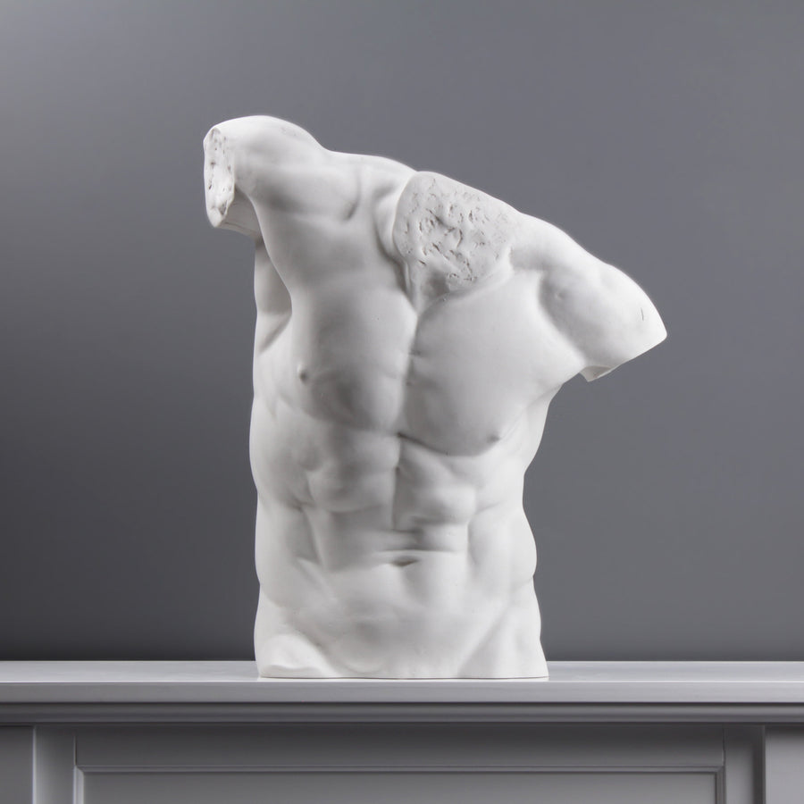 Männlicher Torso Statue