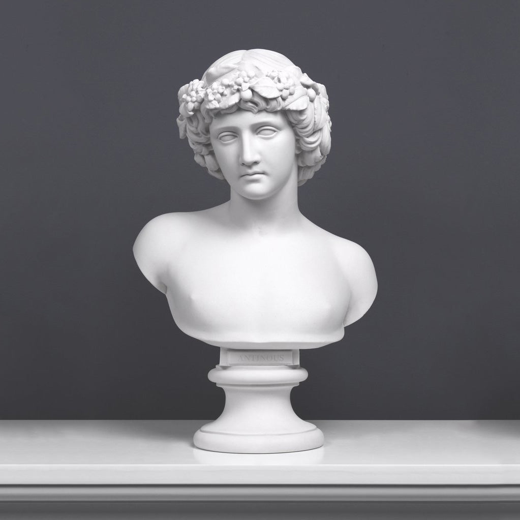 Antinous mit Bacchuskranz Büste