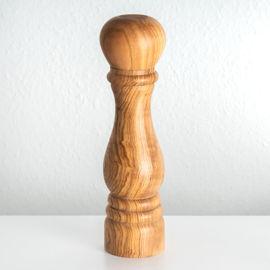 Handgefertigte Olivenholz-Mühle – traditionell