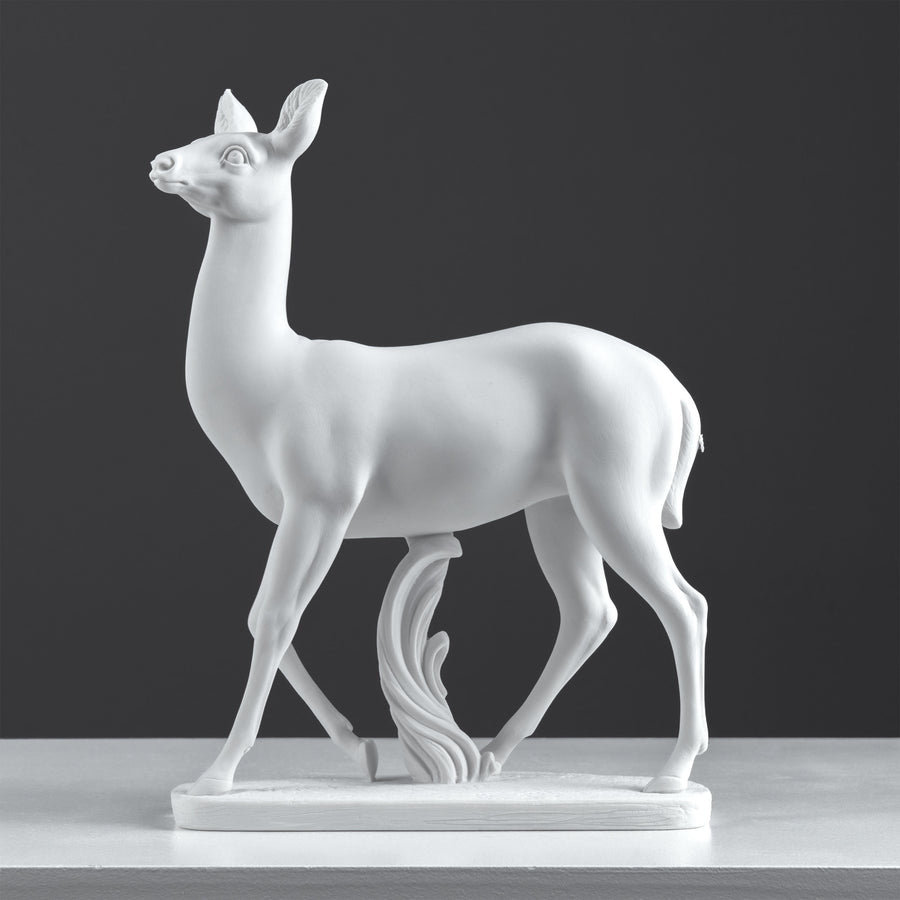 Hirschfigur (Bronzierte Skulptur aus Kunstharz) elegant