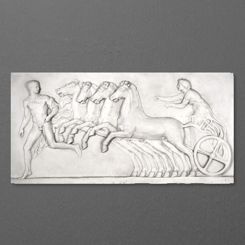 Eos im Streitwagen Flachrelief (Links)