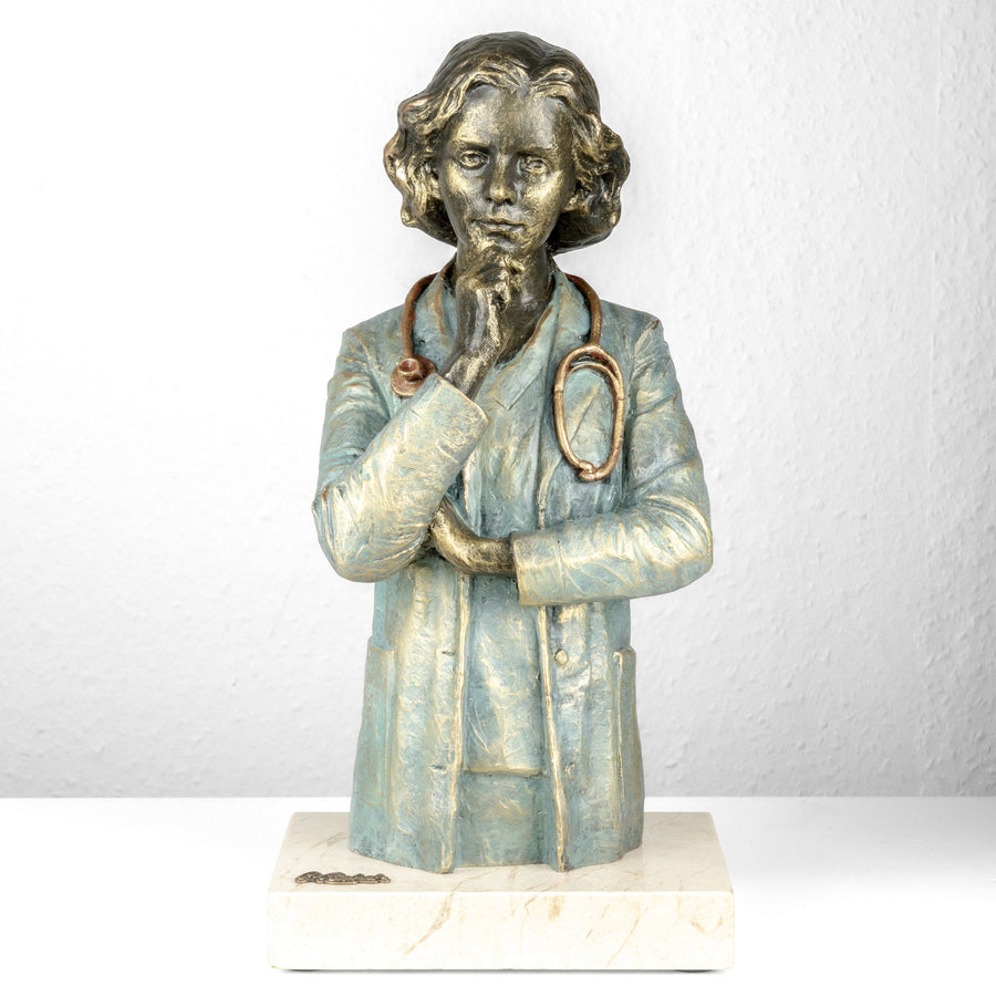 Aerztinfigur von Anglada auf Marmorsockel