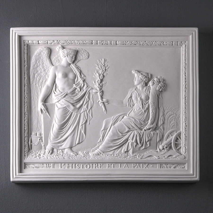 Siegesgöttin bringt Frieden – Relief