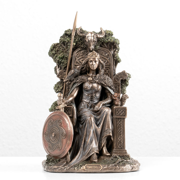 Medb Statue — Kriegerkönigin von Connacht (Kaltgussbronze-Skulptur)