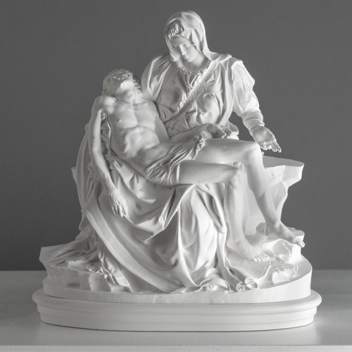 Michelangelos Pietà Skulptur – Weiße Statue (Vatikanisches Museum)