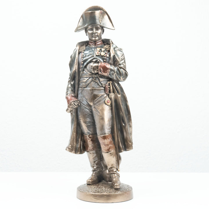 Napoleon Bonaparte Stehend (Bronzierte Skulptur aus Kunstharz)