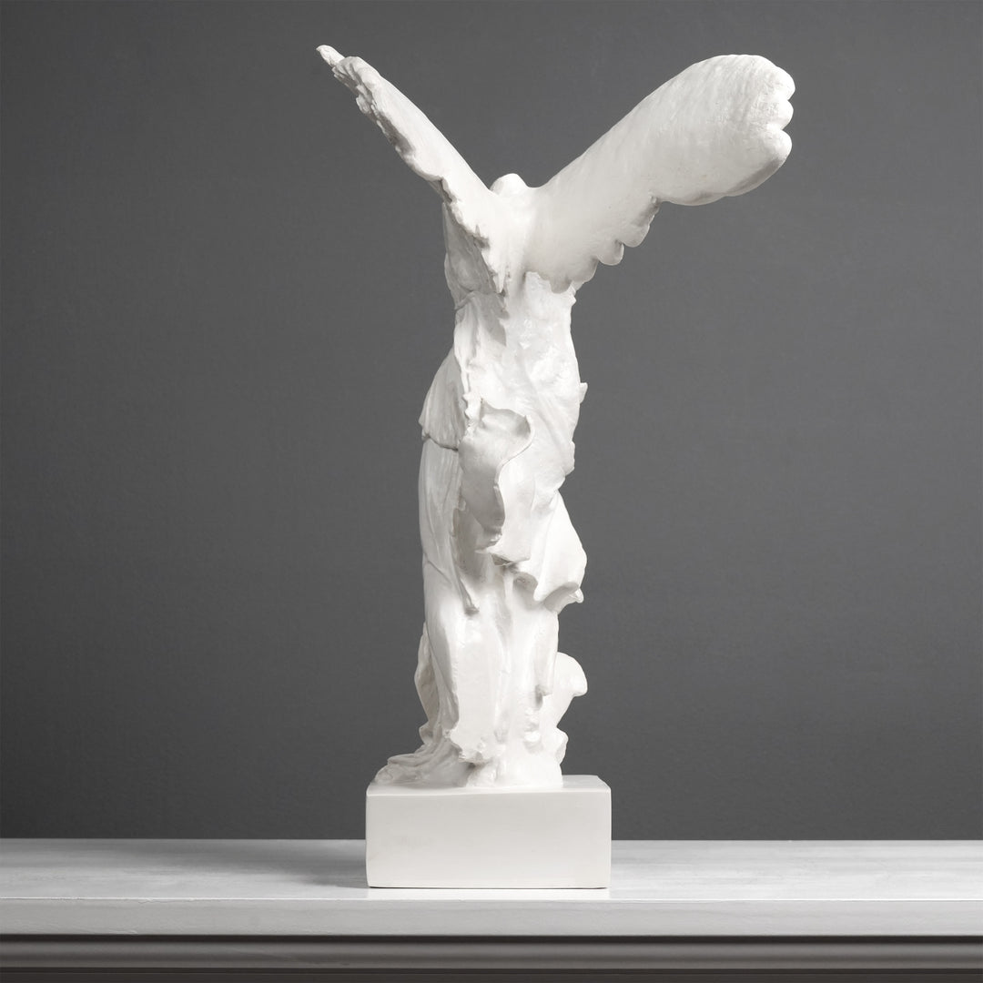Nike Göttin des Sieges Skulptur (Kunstharz)
