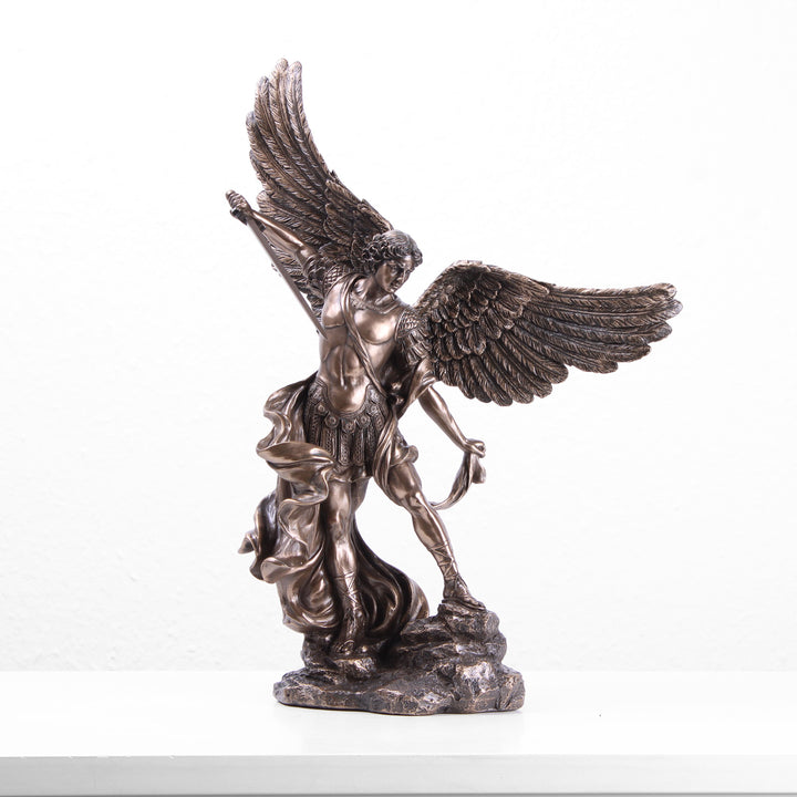Heiliger Michael Erzengel Skulptur (Kaltguss-Bronze Statue)