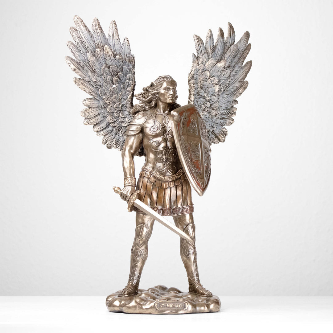 Erzengel Michael Skulptur – Verteidiger des Himmels (Bronzeskulptur)