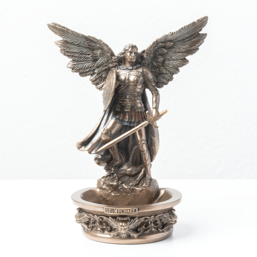 Erzengel Michael Skulptur mit Weihwasserbecken – Beschützer des Himmels (Kaltguss-Bronze)