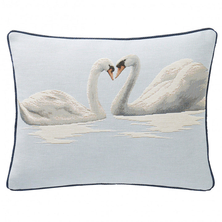 Himmelblauer Kissenbezug – Zwei Schwäne auf dem See (Jacquard gewebt)