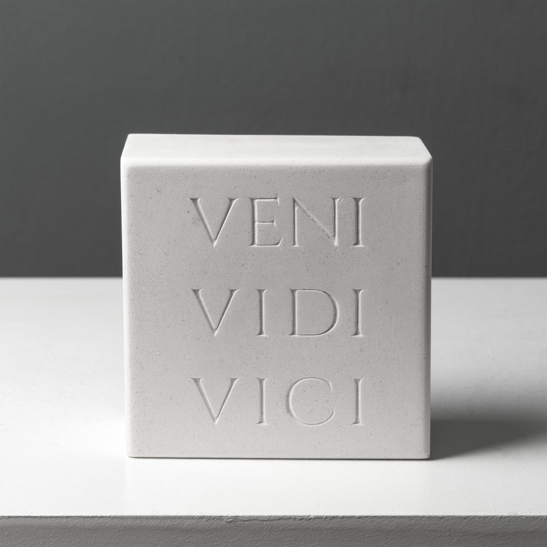 Buchstuetze Veni Vidi Vici – Roemische Inschrift Skulptur