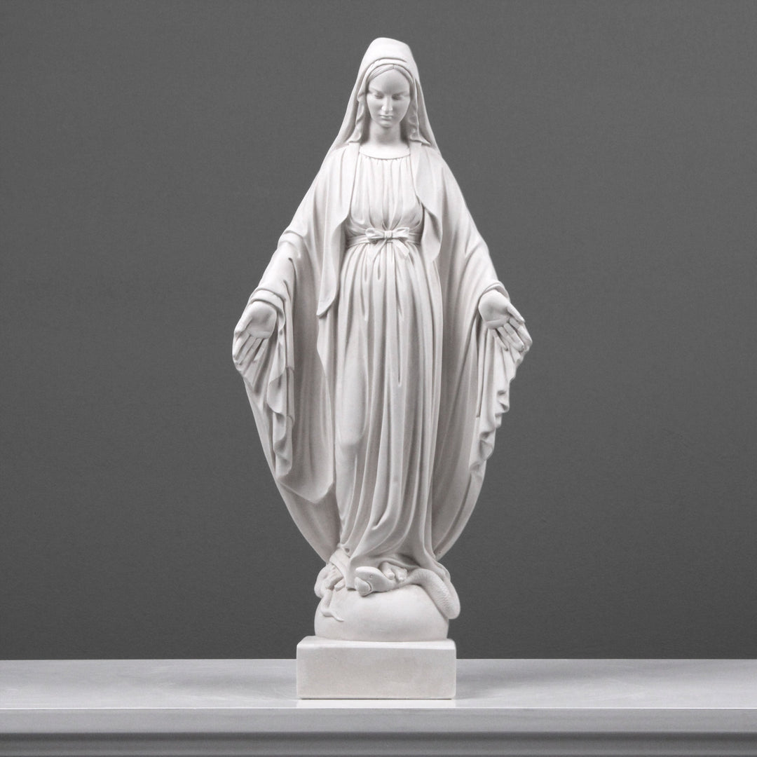 Jungfrau Maria Gartenstatue