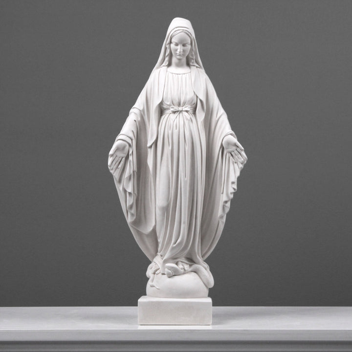 Jungfrau Maria Gartenstatue