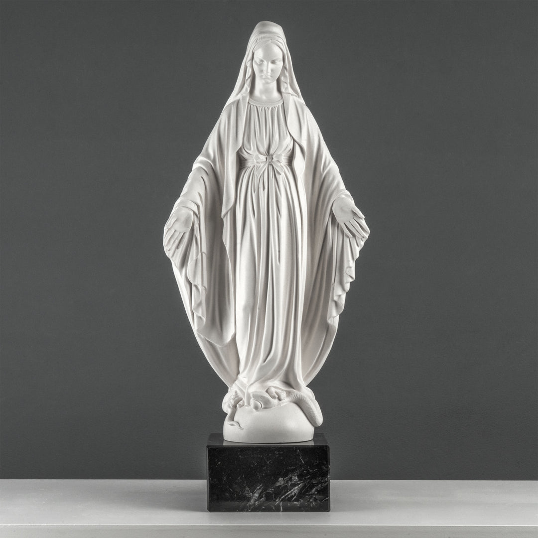 Jungfrau-Maria-Statue – Unsere Liebe Frau von der Gnade (auf schwarzem Marmorsockel)