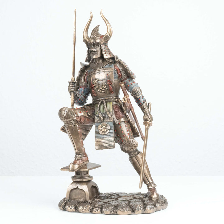 Samurai Krieger (Bronzierte Skulptur aus Kunstharz)