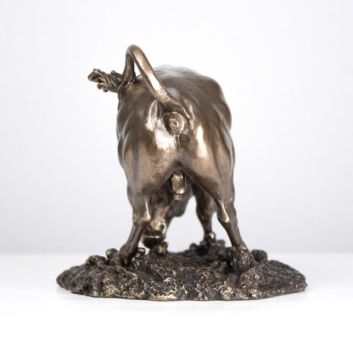 Stier Statue im Angriff (Bronzeskulptur)