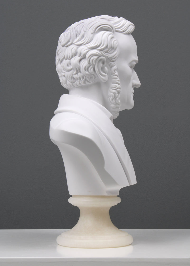 Wagner Büste Statue