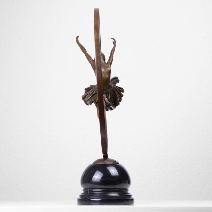 Tänzerin mit Reif Statue (Bronze, Wachsguss)