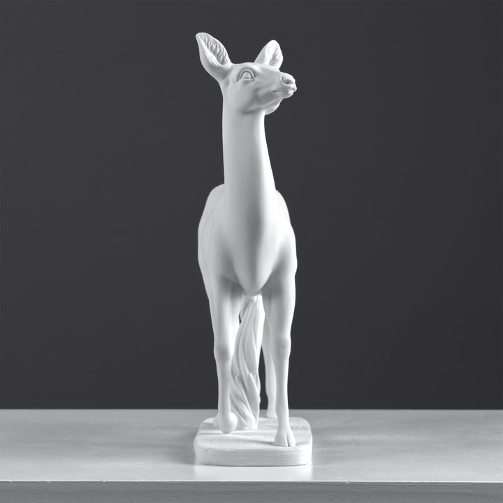 Hirschfigur (Bronzierte Skulptur aus Kunstharz) elegant