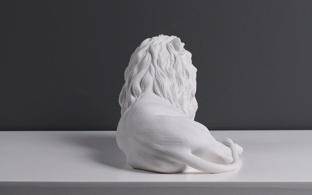 Liegender Löwe Statue