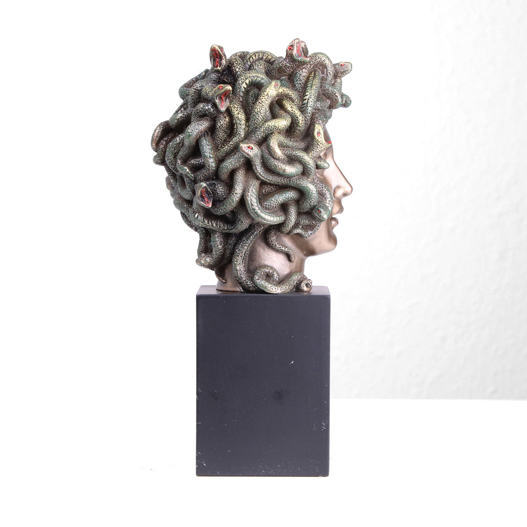 Medusa Kopf (Bronzierte Skulptur aus Kunstharz)