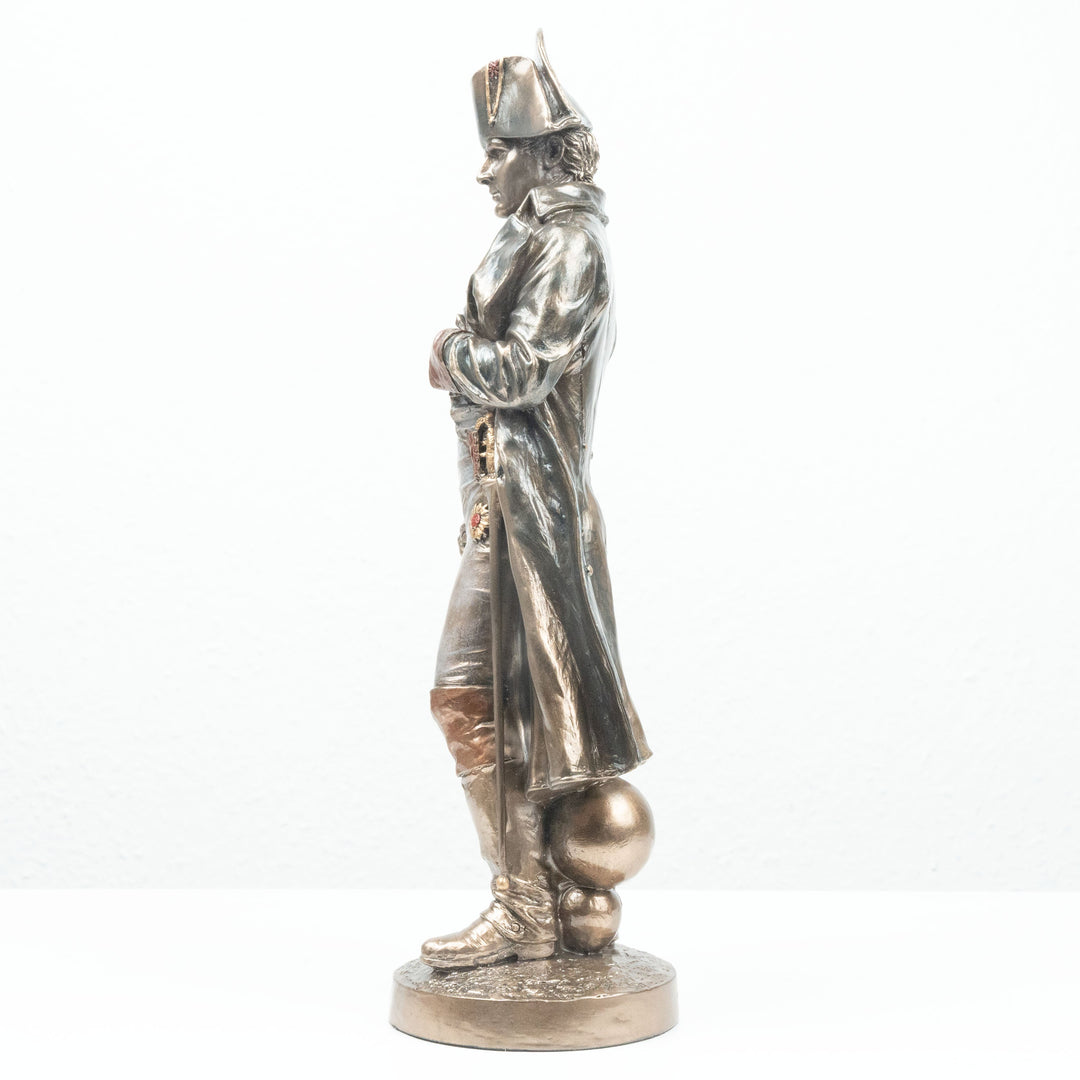 Napoleon Bonaparte Stehend (Bronzierte Skulptur aus Kunstharz)