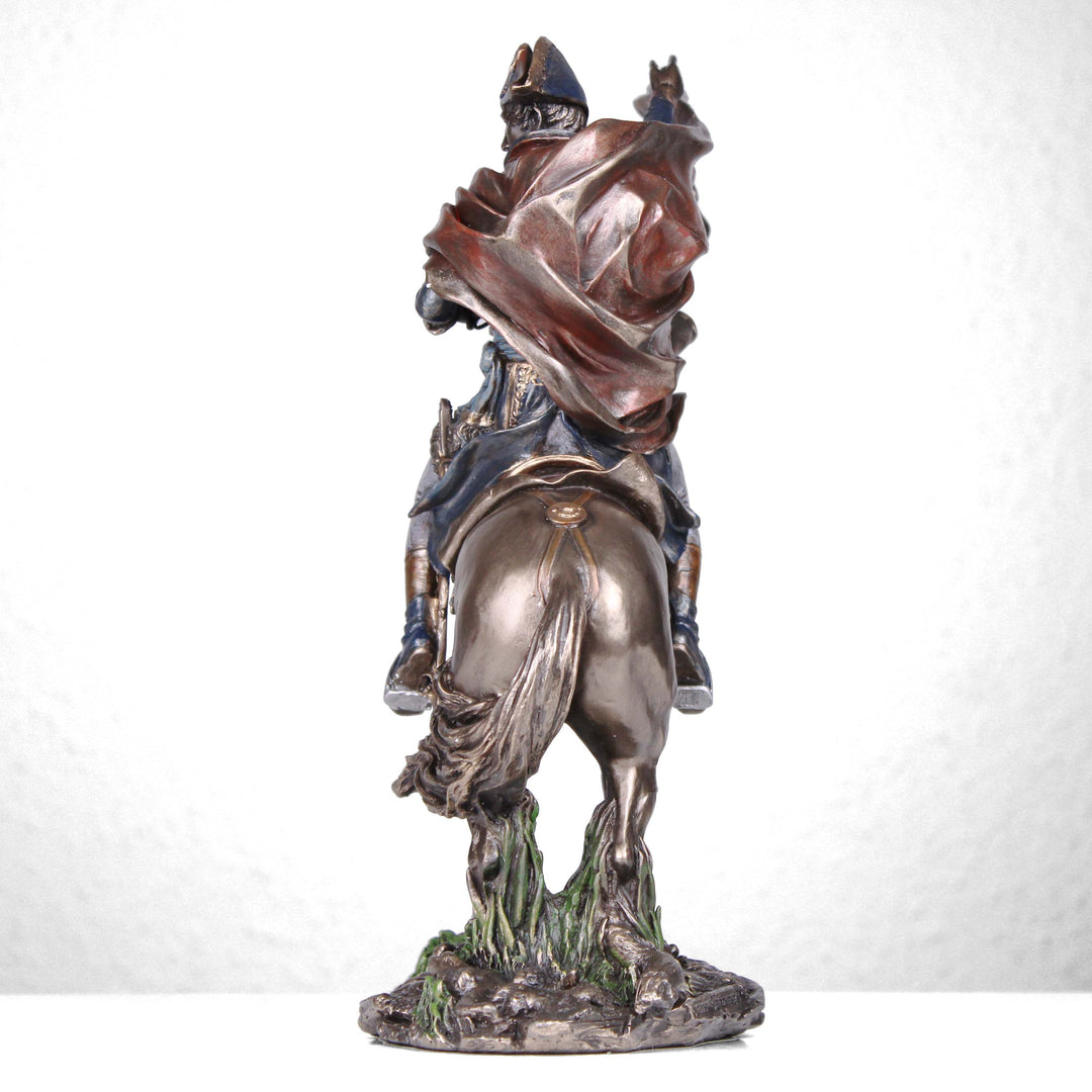 Napoleon Überquert die Alpen (Bronzierte Skulptur aus Kunstharz)