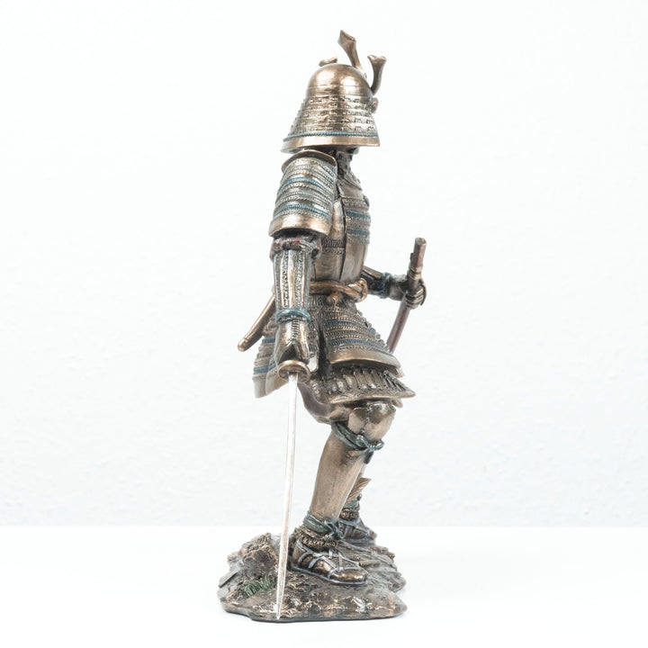 Samurai Krieger mit O-Yoroi (Bronzierte Skulptur aus Kunstharz)