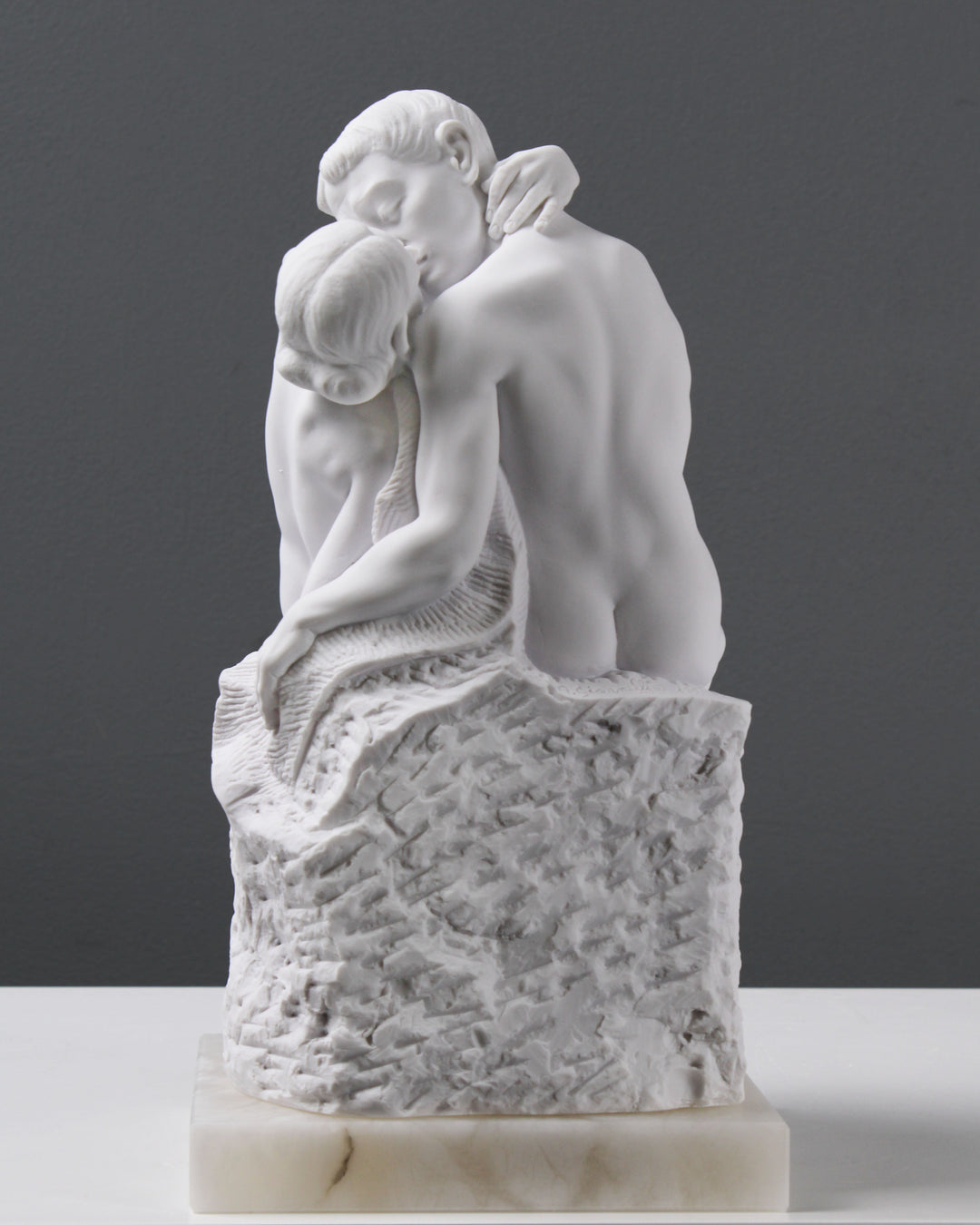 Der Kuss Statue - Liebespaar Skulptur von Rodin