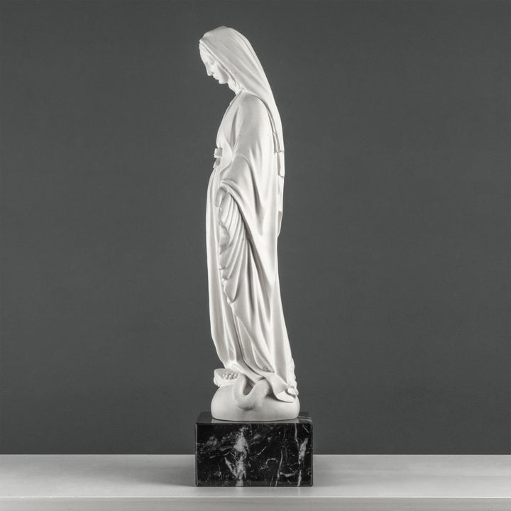 Jungfrau-Maria-Statue – Unsere Liebe Frau von der Gnade (auf schwarzem Marmorsockel)