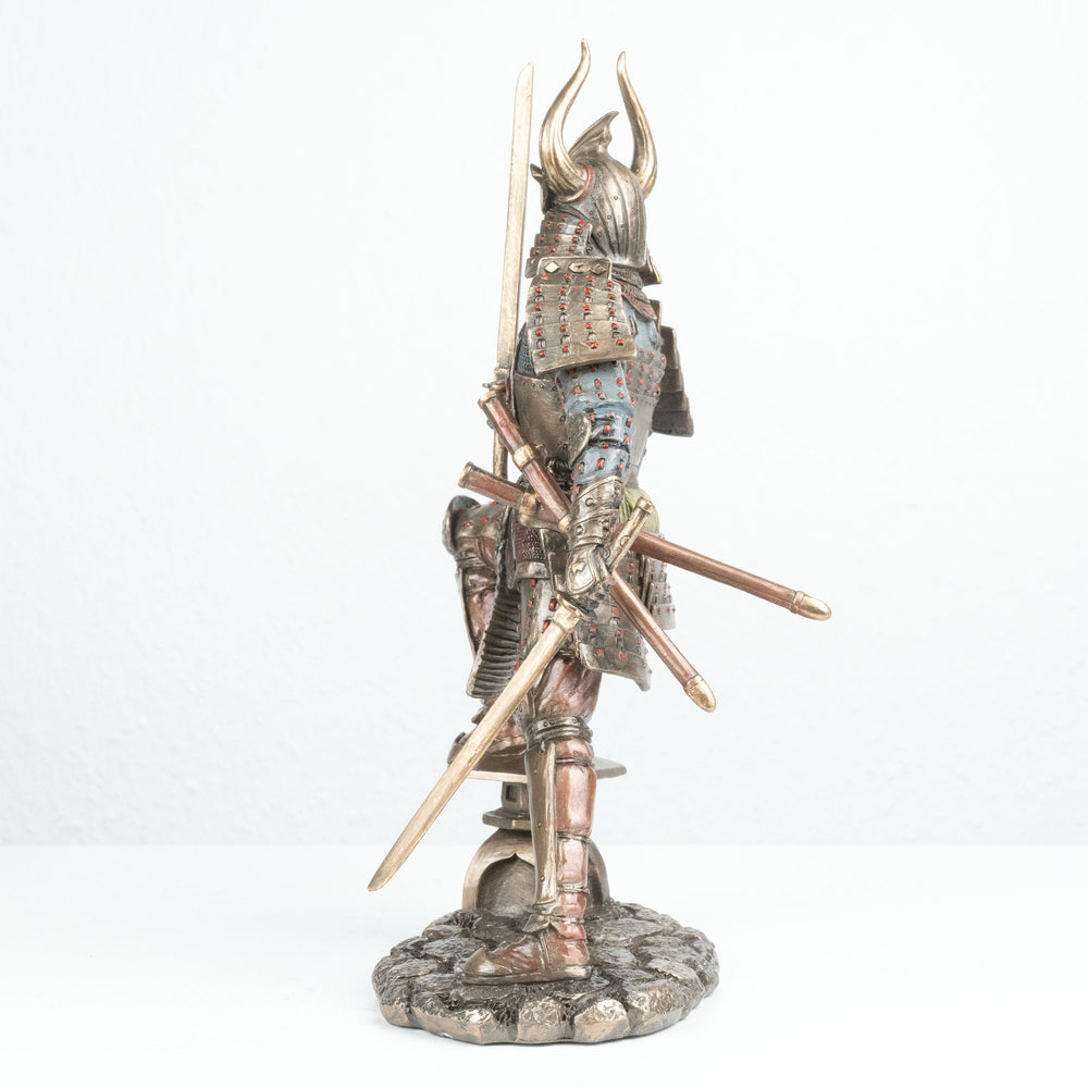 Samurai Krieger (Bronzierte Skulptur aus Kunstharz)