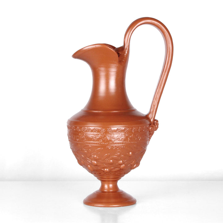 Römischer Krug mit Olivenmotiv