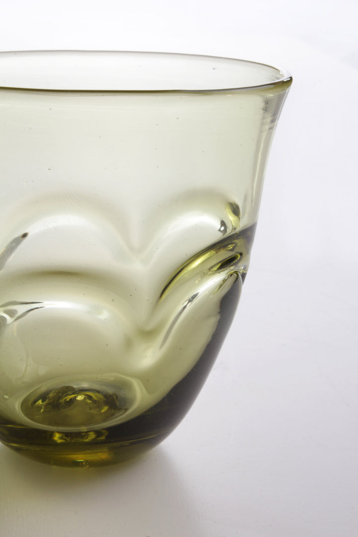 Antiker römischer Glasbecher mit Wellenrelief (Klein) im Set von 2