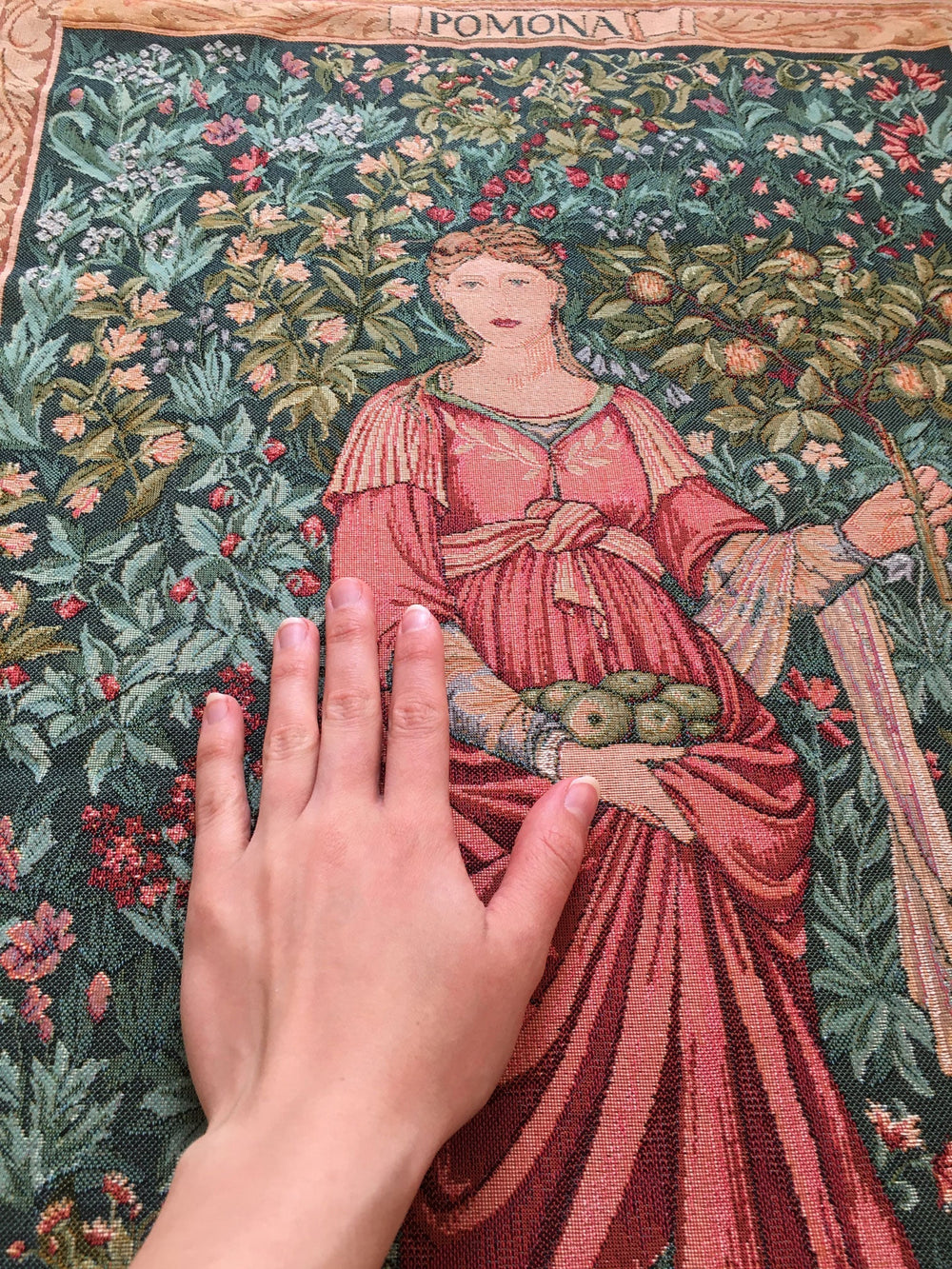 Grüner Gobelin Wandteppich – Pomona, Göttin des Überflusses (Jacquard gewebt)