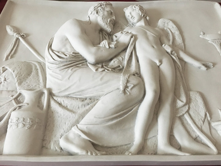Relief Amor wird von Anakreon empfangen