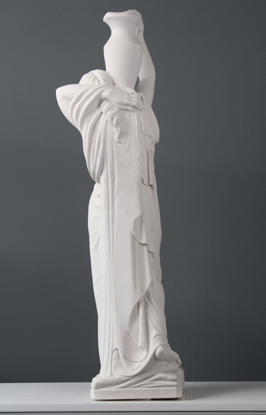 Venus als Wassertraegerin Statue (Mittel)