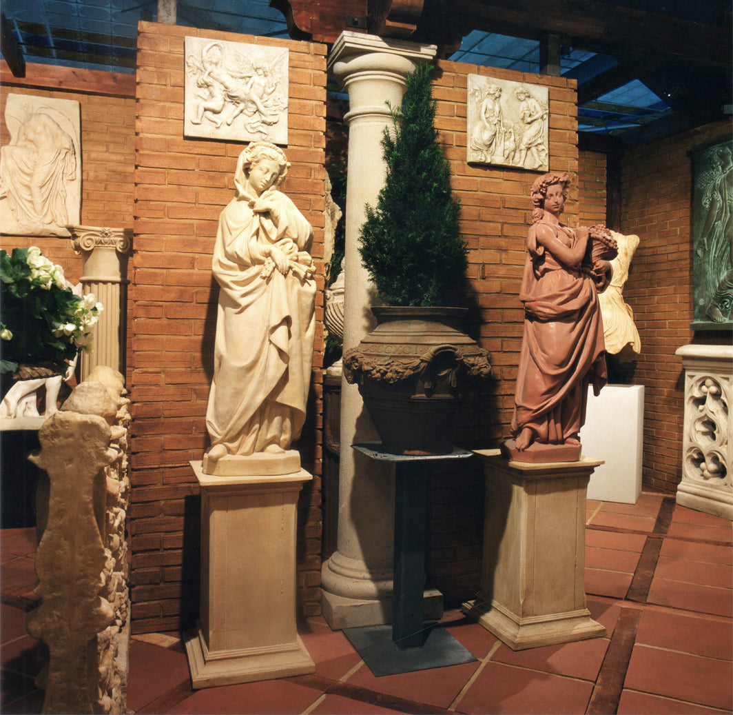 Wintergoettin Statue (Vier Jahreszeiten)