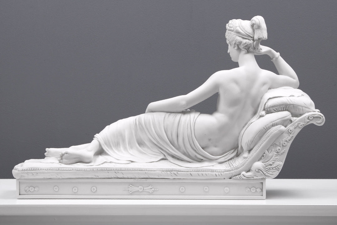 Paulina Borghese als Venus Statue (Klein)