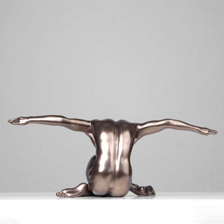Athlet (Bronzierte Skulptur aus Kunstharz)