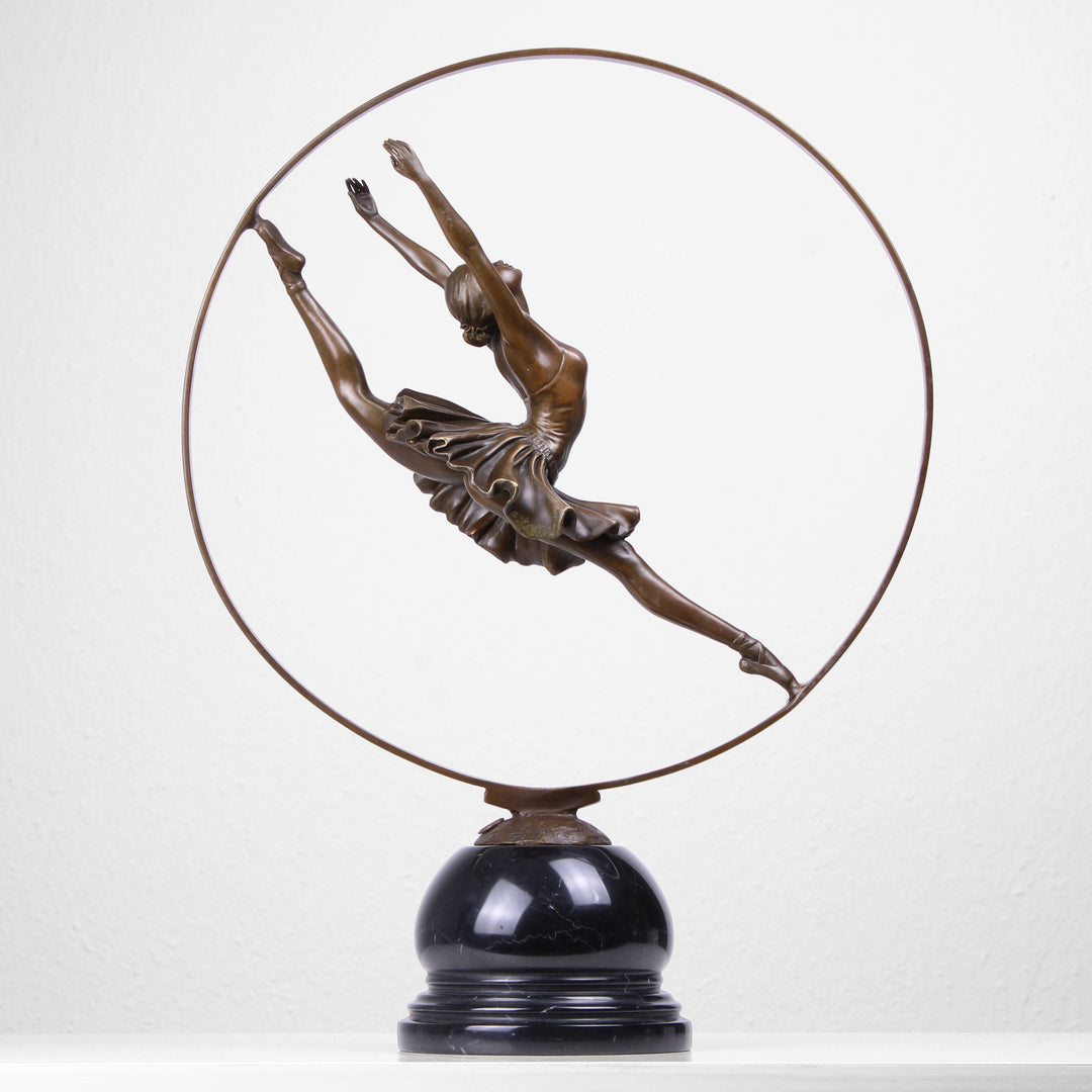 Tänzerin mit Reif Statue (Bronze, Wachsguss)